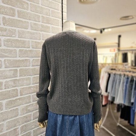 로고 자수 꽈배기 가디건