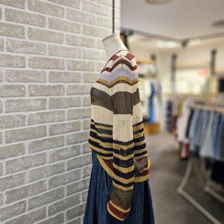 멀티 스트라이프 니트