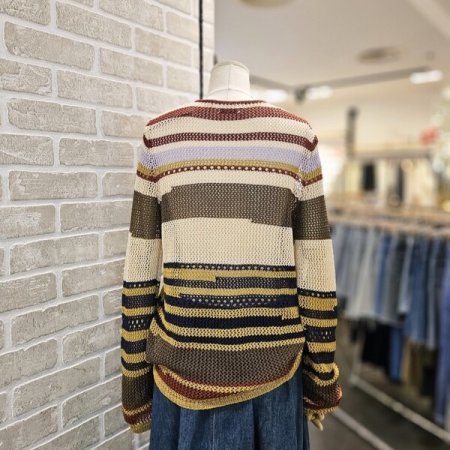 멀티 스트라이프 니트