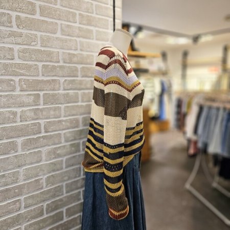 멀티 스트라이프 니트