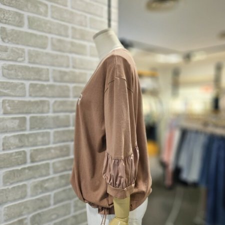 우븐 배색 자수 티셔츠