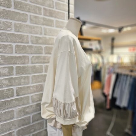 우븐 배색 자수 티셔츠