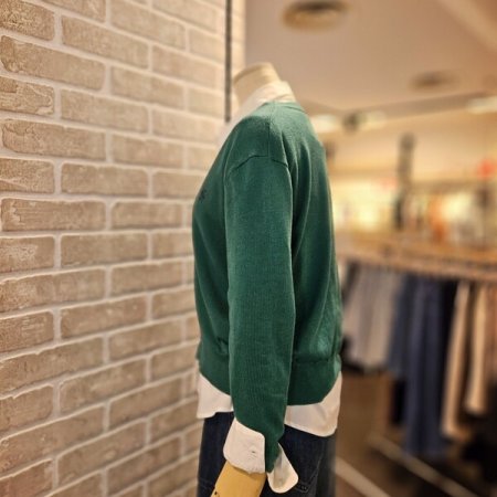 울 혼방 로고 자수 브이넥 가디건