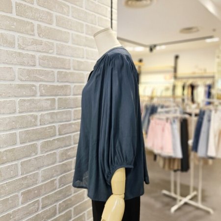 셔링 요크 블라우스