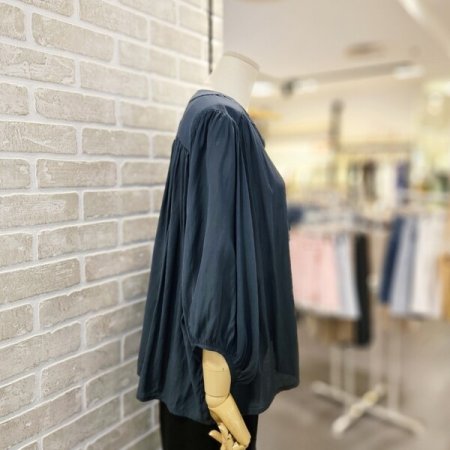 셔링 요크 블라우스