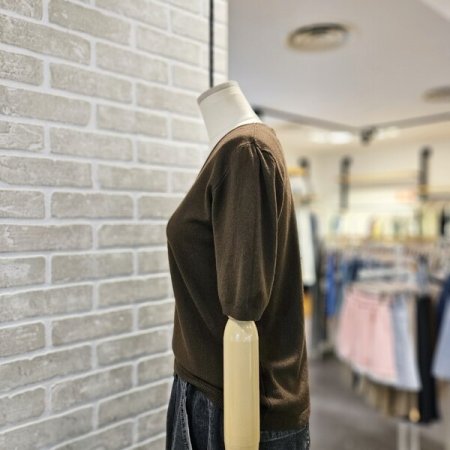 브이넥 반팔 니트