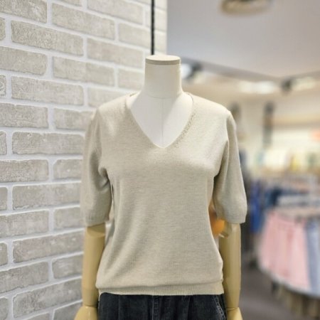 브이넥 반팔 니트
