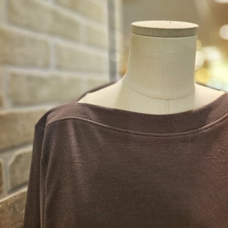 가을 보트넥 티셔츠