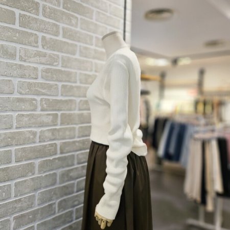 스퀘어넥 골지 니트