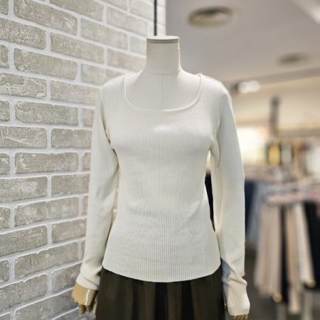 스퀘어넥 골지 니트