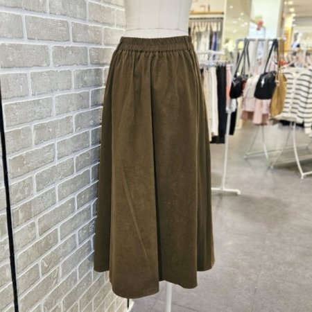 턱 장식 플레어 스커트