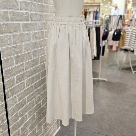 턱 장식 플레어 스커트