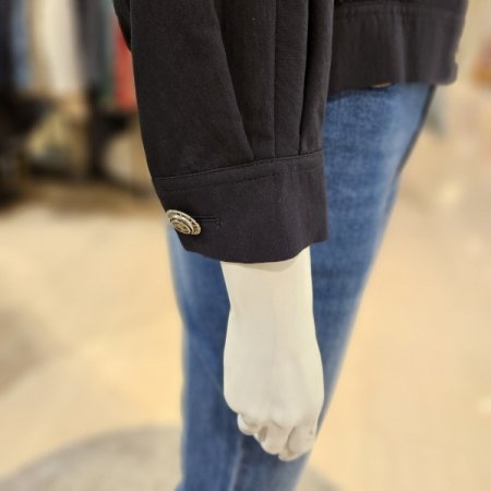 금속버튼 라운드넥 재킷