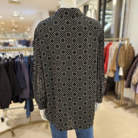 라운드 도트 카라 블라우스