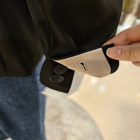 싱글 투버튼 긴팔 카라 재킷