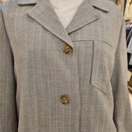 밑단 옆트임 쓰리버튼 싱글재킷