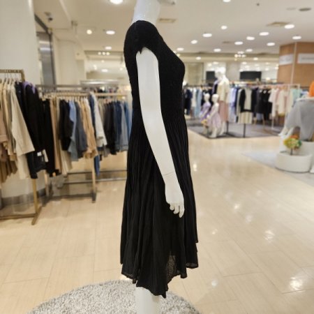 캡소매 라운드넥 플리츠 롱원피스