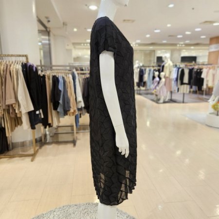 다각형 플리츠 캡소매 롱원피스