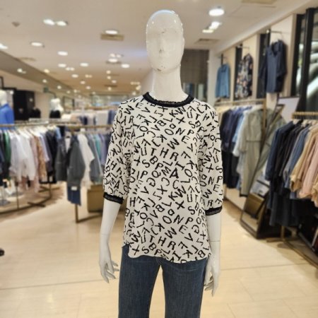 알파벳 프린트 5부 쉬폰 블라우스