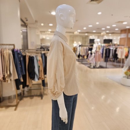 퍼프소매 슬림라인 셔츠형 블라우스