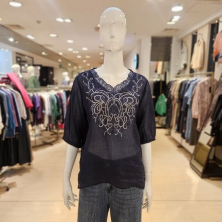 레이스 자수 네크라인 린넨 블라우스
