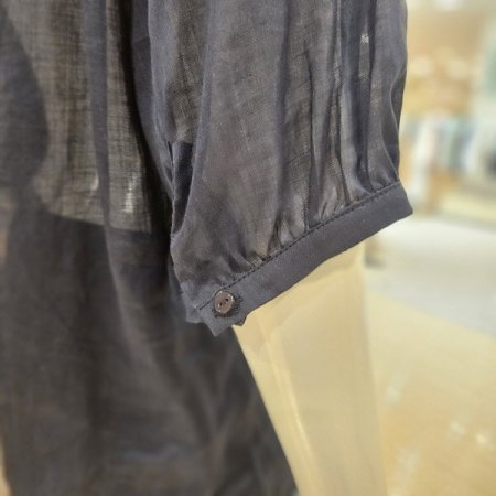 레이스 자수 네크라인 린넨 블라우스