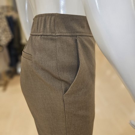 뒷밴딩 세미 부츠컷 팬츠