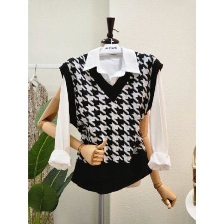 브이넥 하운드 체크 니트 베스트