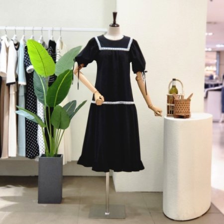 스퀘어 포인트 프릴 롱원피스