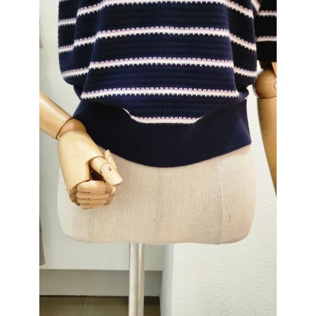 엠보 스트라이프 카라넥 니트