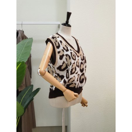 레오파드 배색 브이넥 베스트