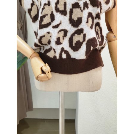 레오파드 배색 브이넥 베스트