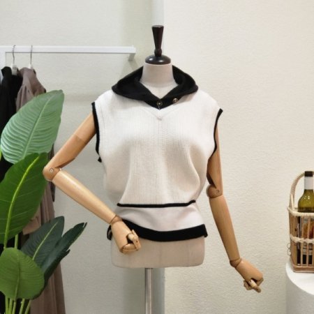 후드 포인트 니트 베스트