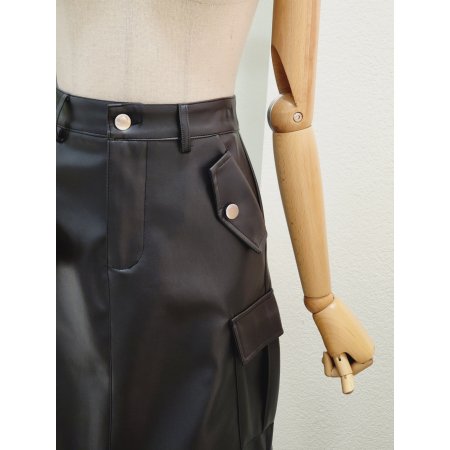 포켓 스트링 레더 롱스커트