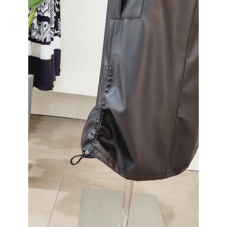 포켓 스트링 레더 롱스커트