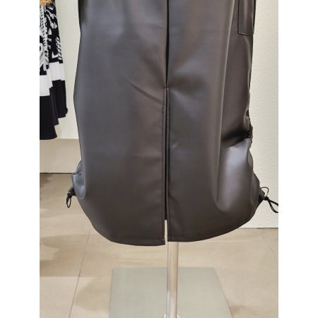 포켓 스트링 레더 롱스커트