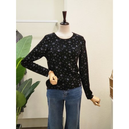 잔꽃 포인트 라운드 니트