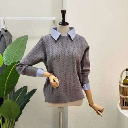 카라 포인트 꽈배기 니트