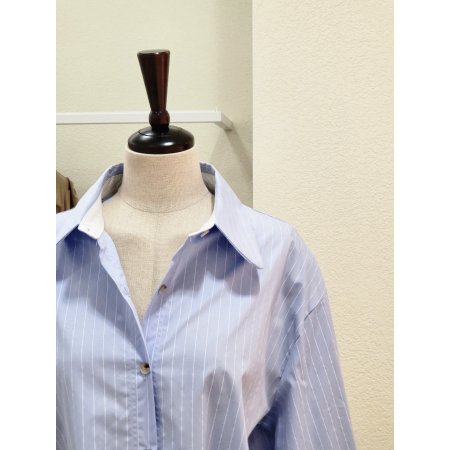 배색 소매 스트라이프 셔츠