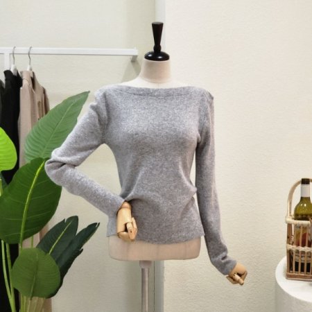 솔리드 소프트 보트넥 니트