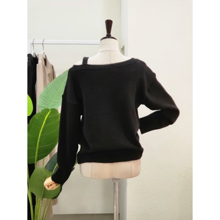 언발런스 오프숄더 니트