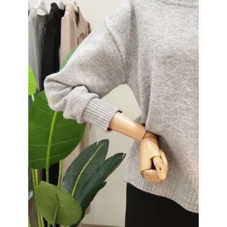 언발런스 오프숄더 니트