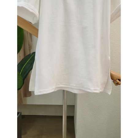 트임 루즈핏 라운드 티셔츠