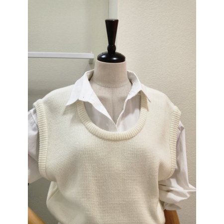 크롭 라운드 니트 베스트