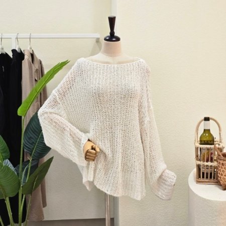 입술 라인 오버핏 니트