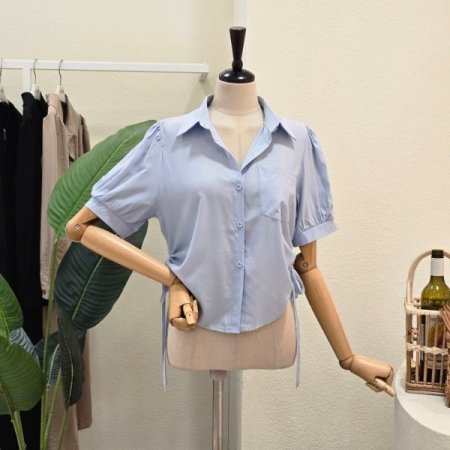 포커스 셔링 포인트 반팔 블라우스