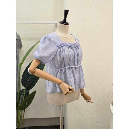 리본 셔링 크롭 블라우스