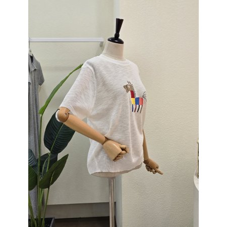 라운드넥 얼룩말 자수 니트