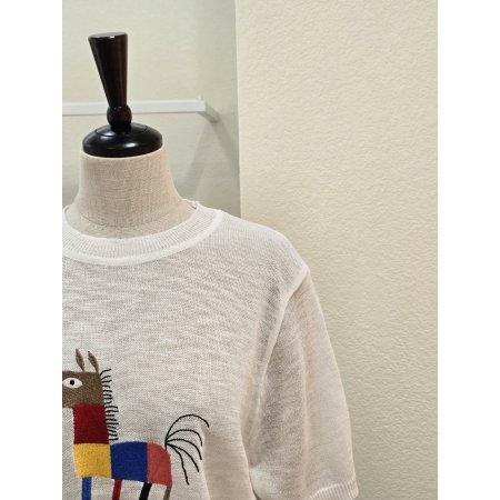 라운드넥 얼룩말 자수 니트