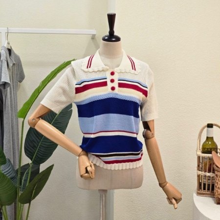 컬러 배색 카라 니트